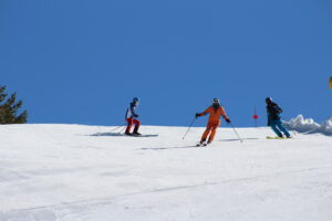 Primera vez esquiando en Sierra Nevada: qué clase elegir