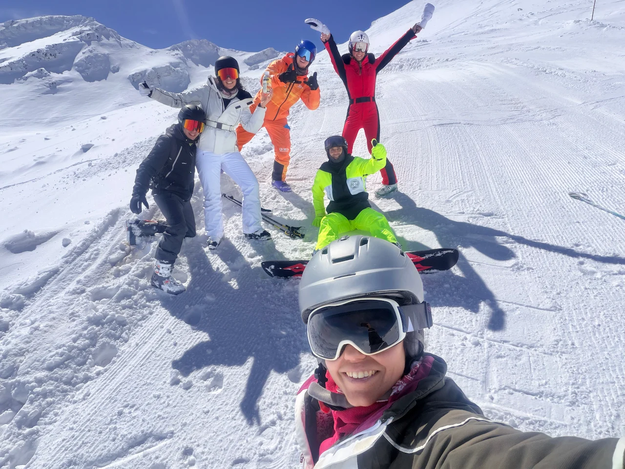 Selfie de un grupo de esquiadores en Sierra Nevada